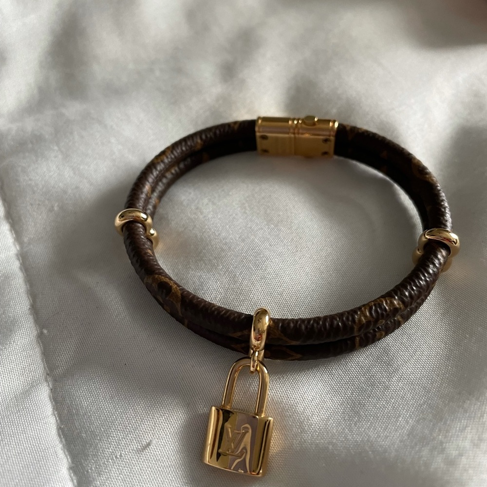 LOUIS VUITTON KEEP IT TWICE MONOGRAM BRACELET